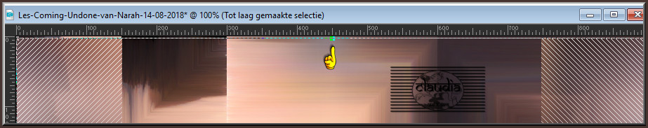 Druk op de K toets op het toetsenbord om het raster te activeren en schuif de middelste node naar boven toe, zodat er geen randje meer te zien is 