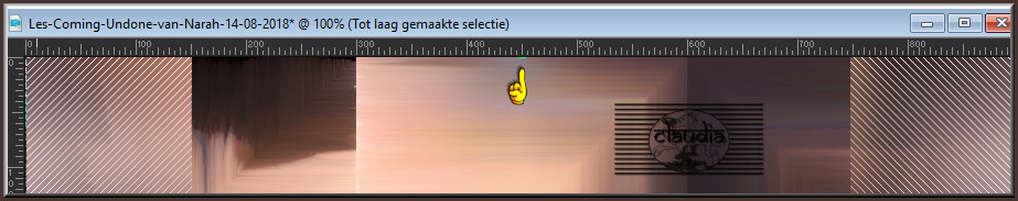 Druk op de K toets op het toetsenbord om het raster te activeren en schuif de middelste node naar boven toe, zodat er geen randje meer te zien is 