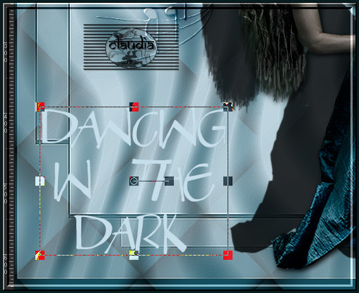 Typ de tekst "Dancing in the Dark" en plaats deze links onderaan 